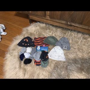 Baby boys hats and mittens